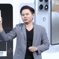 全球最强拍照折叠屏！联想moto razr fold发布：9999元起
