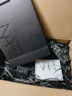 NARS星河紫大白饼，定妆封神级存在