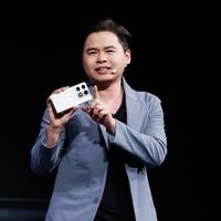 补齐拯救者生态版图！拯救者手机Y70新一代发布，掌心能玩3A大作