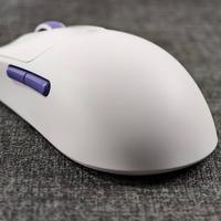 中小手FPS玩家别乱追39克！45-65克才是轻量鼠标黄金区间