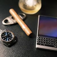全键盘手机没死，只是换了一种活法