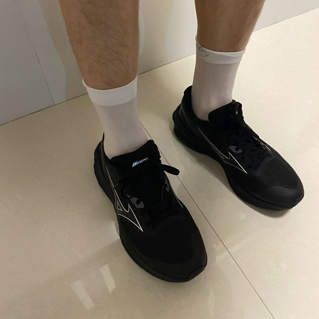 开箱238块美津浓ASTRO X,400元内顶缓跑鞋第一?