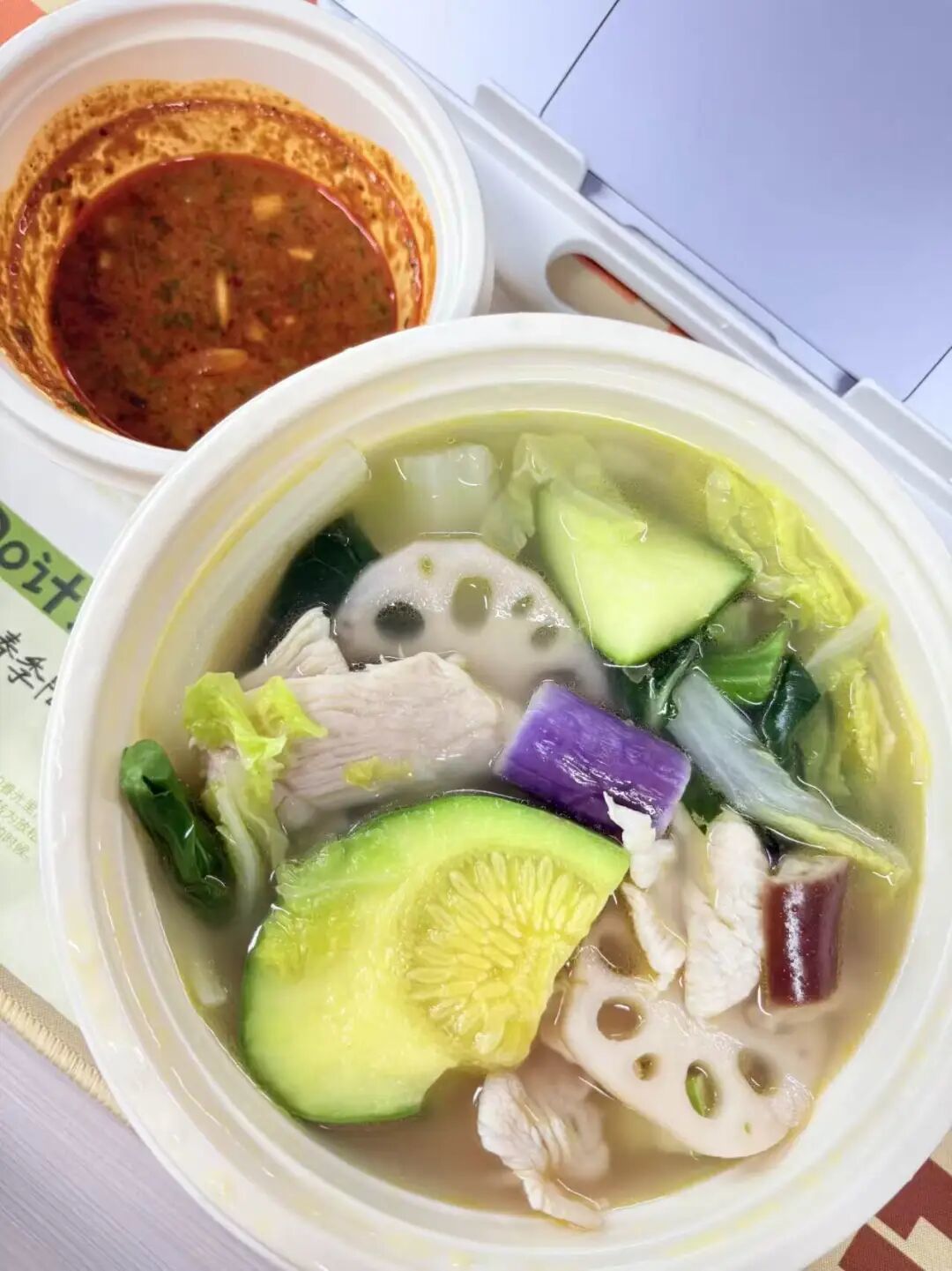 “吃草”中产,又捧红了贵州蘸水菜