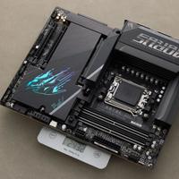 X870E主板真实提升在哪？游戏帧数不变但视频导出快27%，这才是X3D玩家该升级的理由
