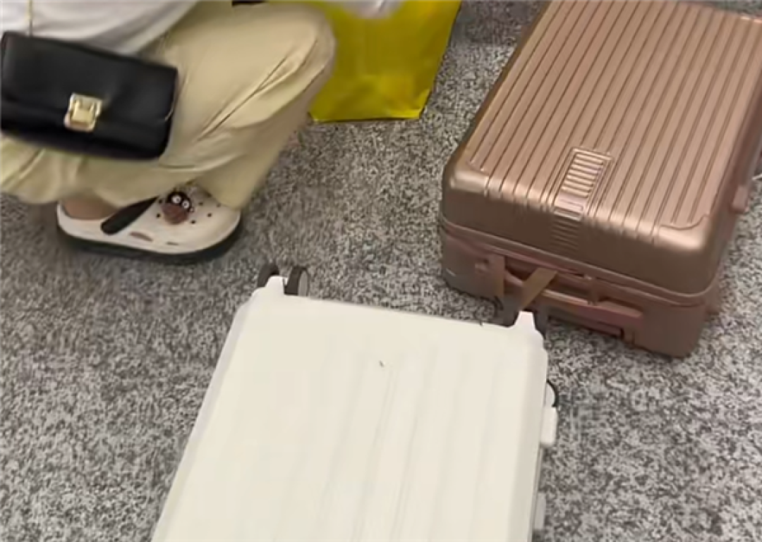 20寸行李箱登机要付费了！航司回应：多数廉航已不允许经济舱旅客免费携带