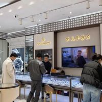 万元预算闭眼入的正装表，为什么还是它？