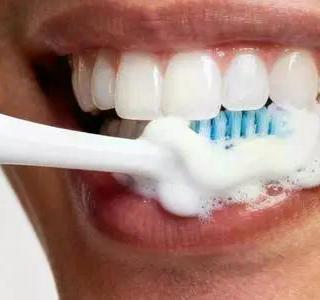 别再被高震频忽悠！选对电动牙刷的关键在这三个护龈硬指标