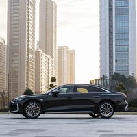 40万级唯一3.0T V6混动，奥迪A6L这台旗舰把性能、油耗和平顺全拿捏了