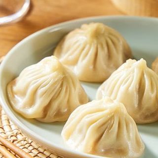 一口爆汁鲜醇入味！思念鲜美猪肉灌汤小笼包，懒人早餐天花板
