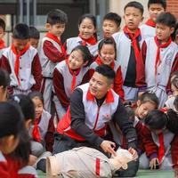 别等安全教育周过了才想起问，你家娃这5天在学校学的安全知识，你得配合着巩固