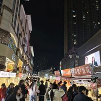 海南夜市小吃涨价真相:网红款贵在哪?本地人教你避坑