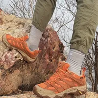 近千元的Merrell MOAB3 GTX，半年后抓地力衰减三成：轻装徒步可以买，但别指望它陪你翻山越岭