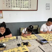 8岁后还用凹槽字帖？难怪字越练越僵！