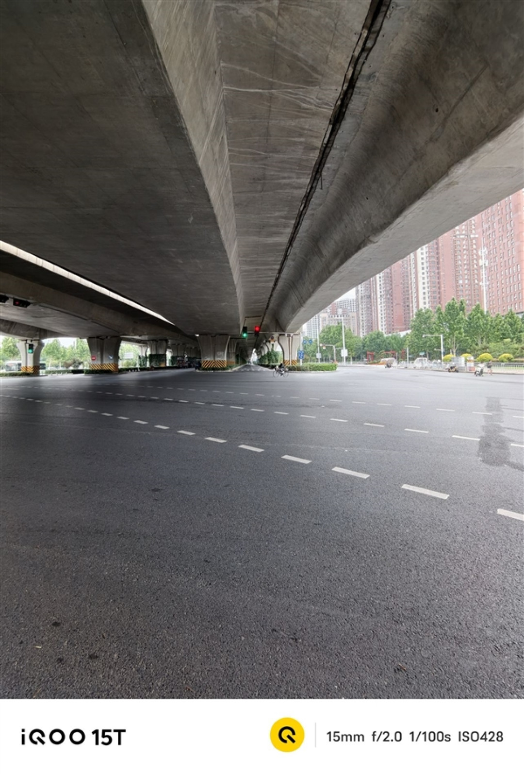 2K+电竞双芯！iQOO15T手机全面评测：电竞、续航、影像全拉满，同档无对手