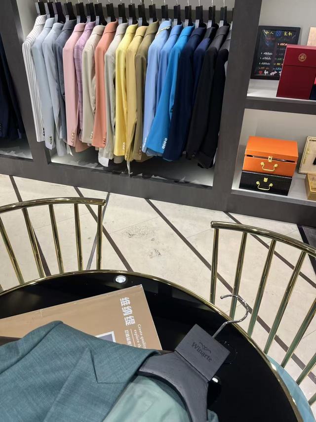 各位刘亦菲们！这件红色西服真的很不错