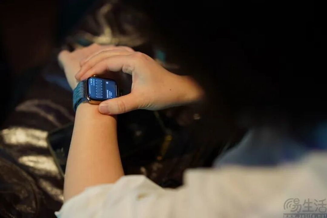 给Apple Watch开“教育优惠”，苹果不止为了促销
