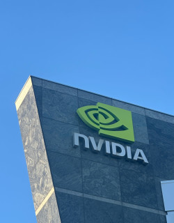 黄仁勋：NVIDIA已基本放弃中国 AI 芯片市场