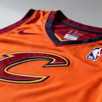 300元球衣洗一次就掉标？认准这4个细节，避开90%高仿NBA球衣