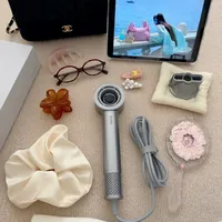 飞科星环H6的AI温控真能防烫头？实测：贴头皮吹也不红不痛