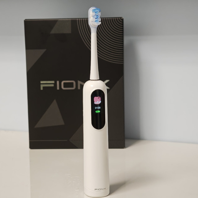 全方位测评FIONX声波+扫振电动牙刷，不拼多功能只死磕发烧清洁力