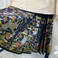百元马面裙穿三次就废？千元款贵在能陪你走过人生高光时刻