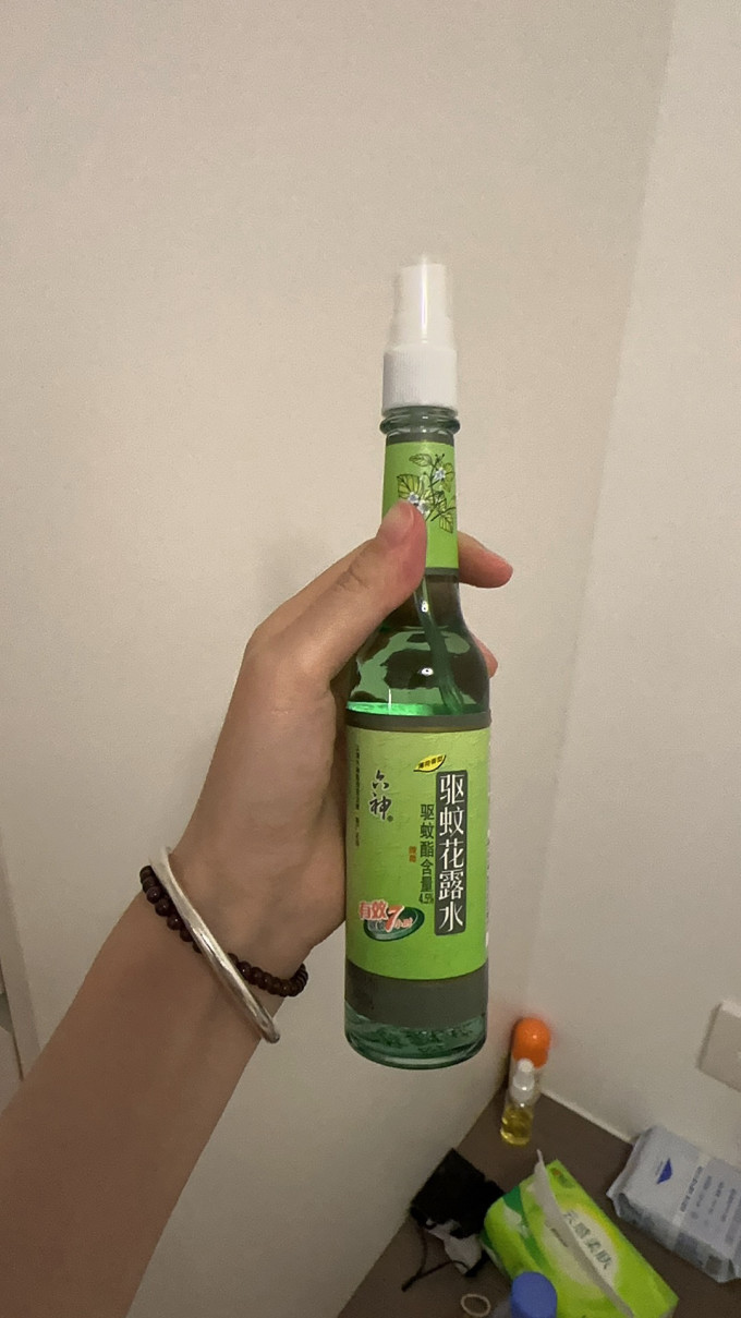 六神驱蚊花露水