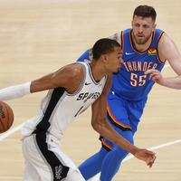 从“可以锁喉”到“碰一下就吹”：NBA防守尺度的断层式变迁