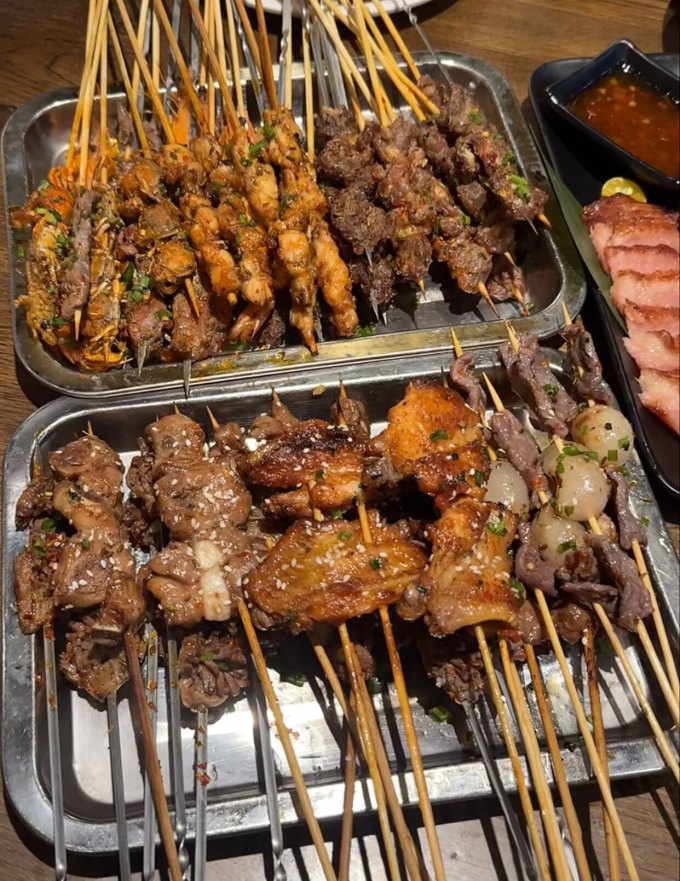 盟重聚会餐饮