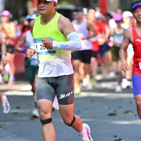 耐克碳板跑鞋不耐穿？实测寿命仅国产一半，这类人千万别买