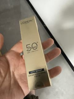欧莱雅小金管防晒，清爽不闷痘
