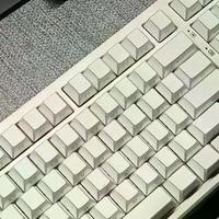 打游戏别再迷信有线！2.4G键盘1.5ms延迟真不卡，但选错型号照样翻车