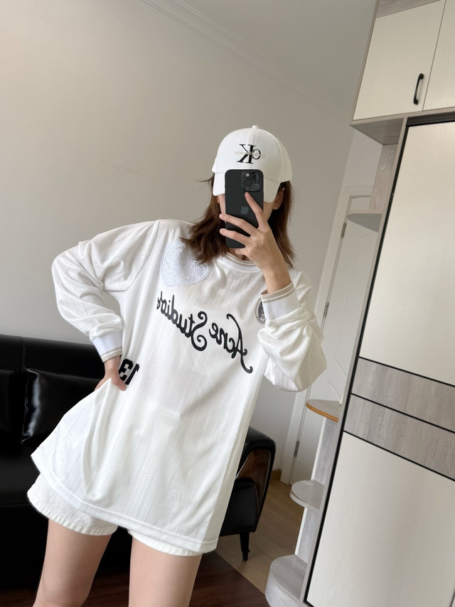 Acne Studios风格球衣T恤解析