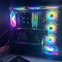 七彩虹RTX 5070 Ti能压住4K高负载，但风扇快起飞了