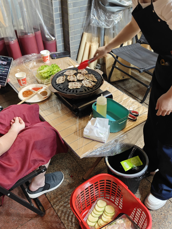 聚会餐饮