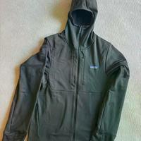Patagonia R1 Air和TechFace怎么选？一张表看懂透气、防风、适用场景差异