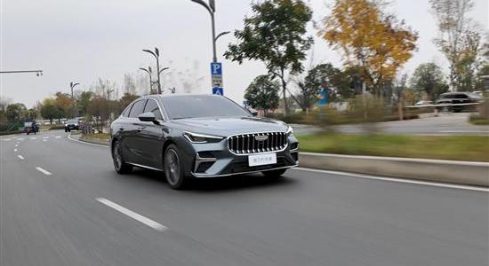 帝豪向上系列上市！5.59万起配1.5L+CVT，420万用户见证的A级家轿新选择