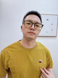 哭喊中心x安踏联名短袖，让男大变帅的羽球穿搭❗