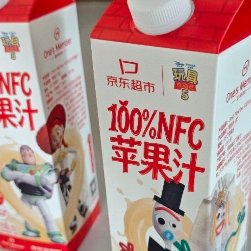 1L含12颗苹果，鲜榨非浓缩还原