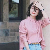 四五十岁女人，夏天穿裙子别配运动鞋，太土！换成这3双鞋更高级