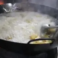 校园食堂探店指南：从食材选购到现炒工艺的全流程解析
