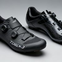 TORCH 3.0适合长距离舒适骑行，S-Works Ares 2专为竞速而生，选错一双磨脚又伤膝