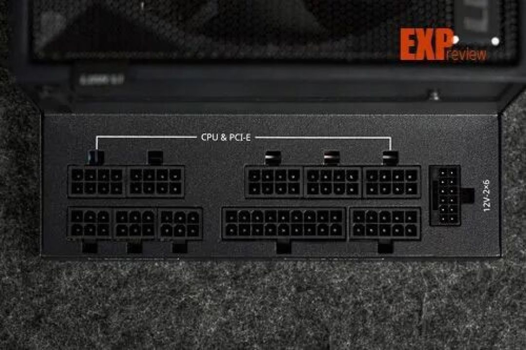 联力刃界EP1000C白金电源评测:专属双仓海景房机箱的高端产品