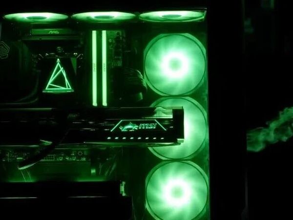酷睿Ultra9 285K领衔，微星全家桶打造极致性能与美学体验