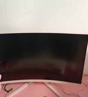 AOC粉色电竞显示器：颜值与实力兼备