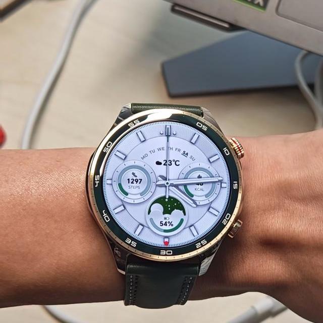 荣耀Watch 5 Pro vs 华为GT6：健康监测、运动功能与续航怎么选？