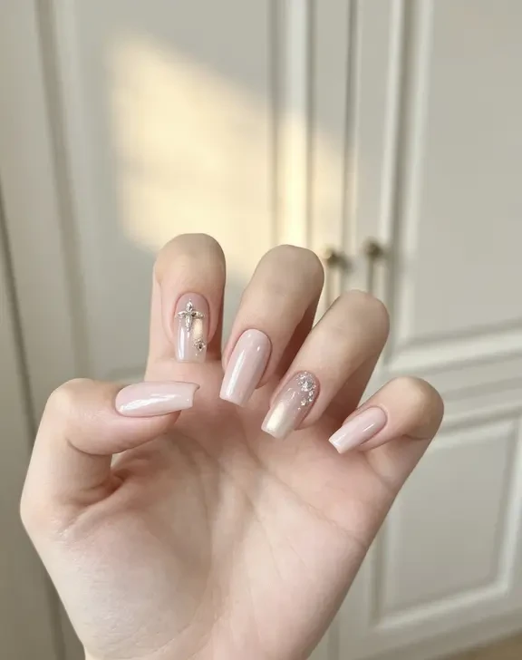 低饱和皮粉色海莉甲💗