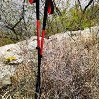 轻≠稳！登山杖选错结构，再轻也是安全隐患