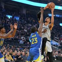 文班亚马背靠背41+16，22岁创NBA最年轻40+10纪录