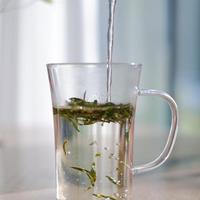 绿茶泡完立刻喝?大忌!醒茶30秒,鲜爽度暴涨50%