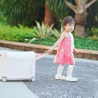 三款热门儿童登机箱实测：谁真能扛住娃坐骑又安全？